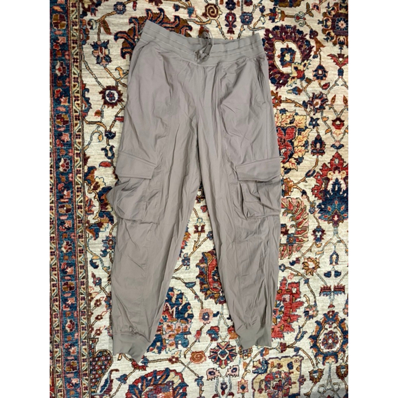 Lululemon Womens Size S Taupetastic Dance Studio Relaxed Fit Mid Rise Cargo Pant